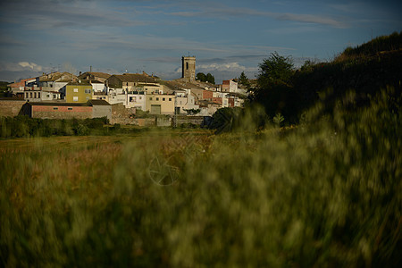 西班牙加泰罗尼亚地区曼雷萨附近乡村景色图片