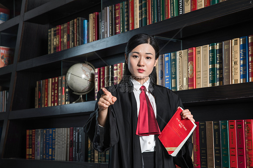 女律师