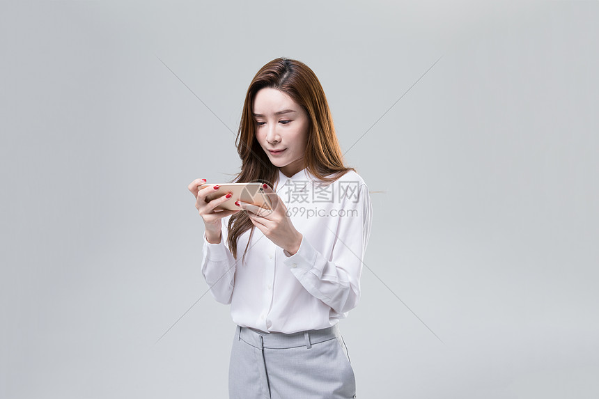 打电话的白领美女图片