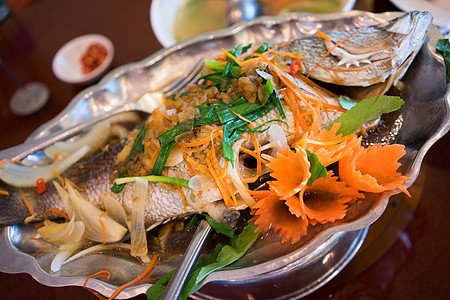 越南传统美食巴沙鱼图片