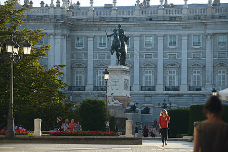 西班牙马德里王宫前的广场图片