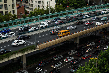 傍晚的高架道路交通繁忙高清图片