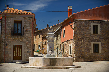 西班牙朝圣之路经过的布尔果斯附近蒙特斯德奥卡自由镇图片