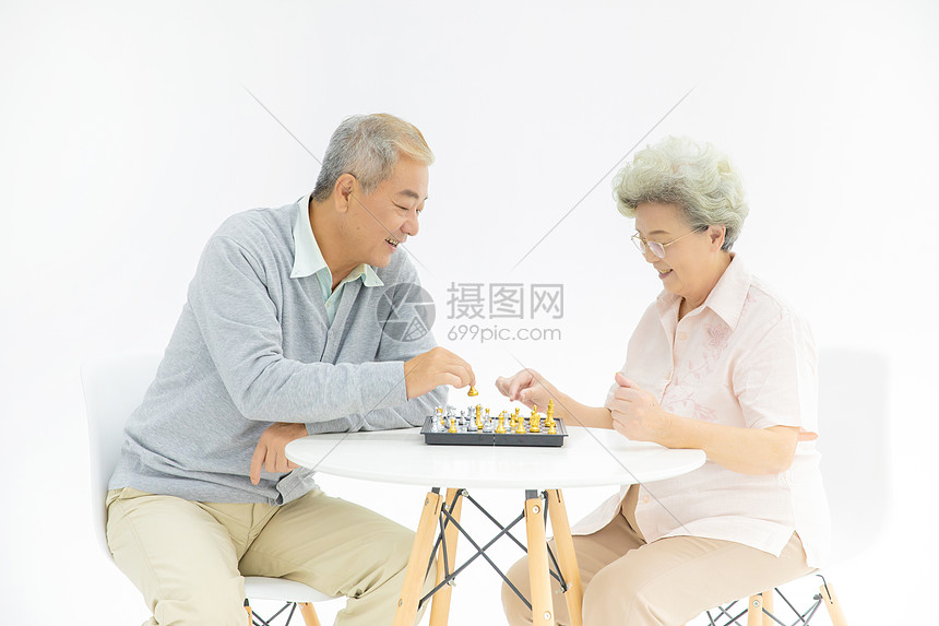 老年人下棋图片