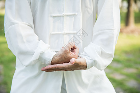 男人健身老年人太极锻炼背景