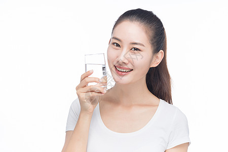 女性喝水关注身体高清图片