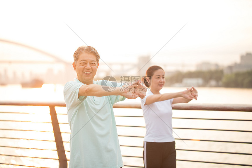老年人运动锻炼图片