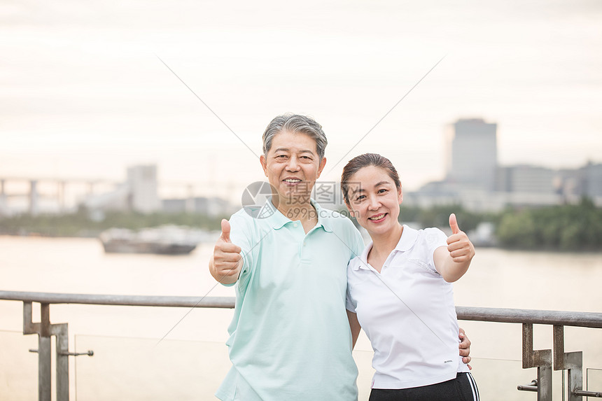 老年人运动锻炼图片