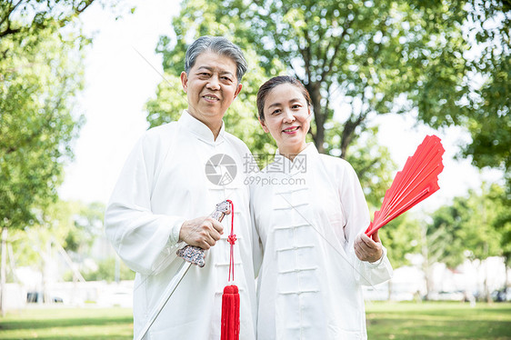 老年人太极锻炼图片