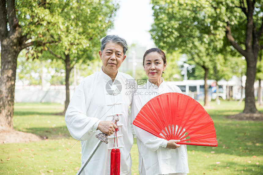 老年人太极锻炼图片