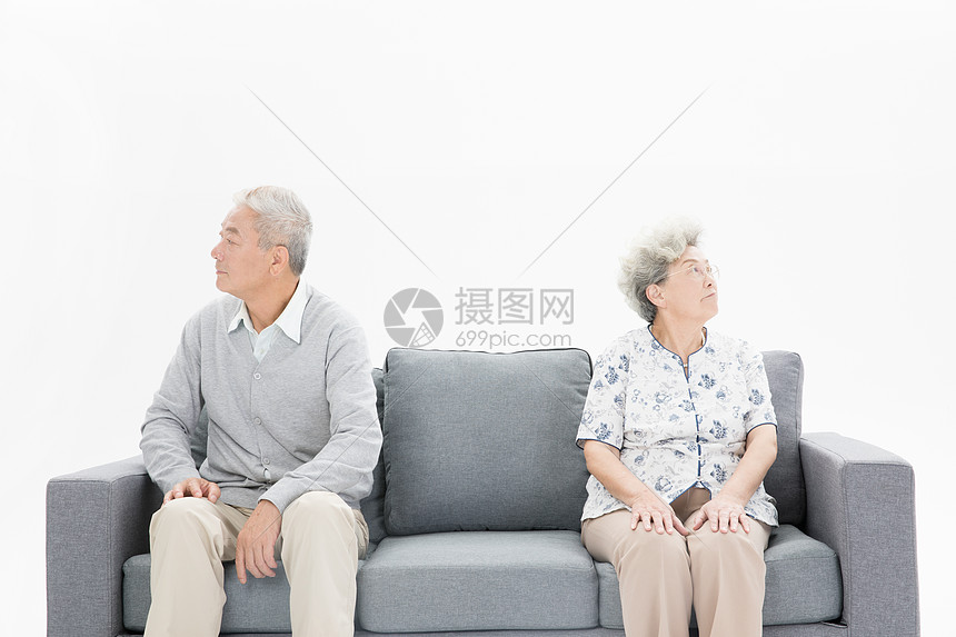 老年夫妇吵架