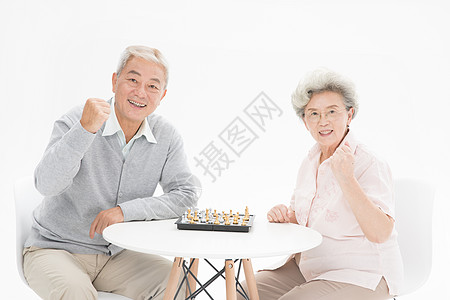 老年夫妇下棋图片