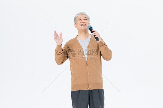 老年人唱歌
