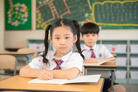 小学生认真听课开学季高清图片素材