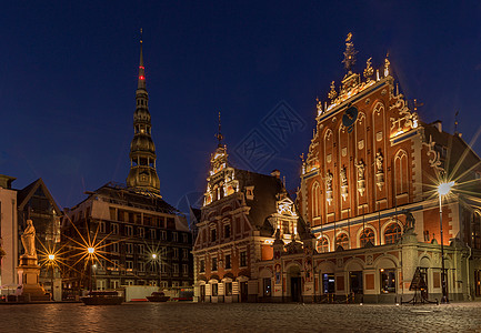 拉脱维亚首都里加著名旅游景点黑头宫夜景背景