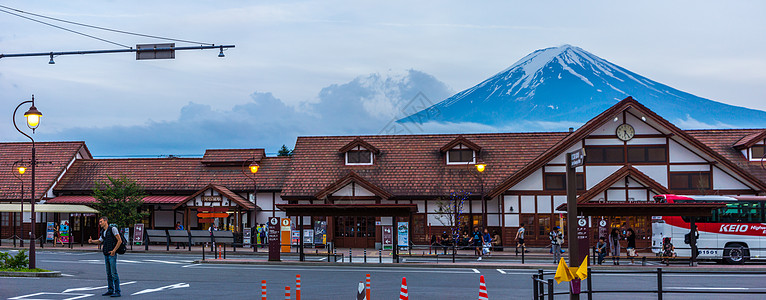 日本富士山黑白日本河口湖站背景