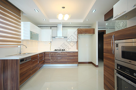 现代实木板厨房高清图片