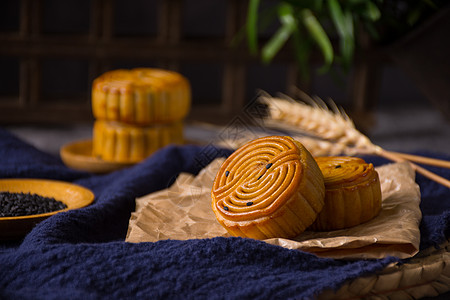 中秋月饼芝麻月饼高清图片