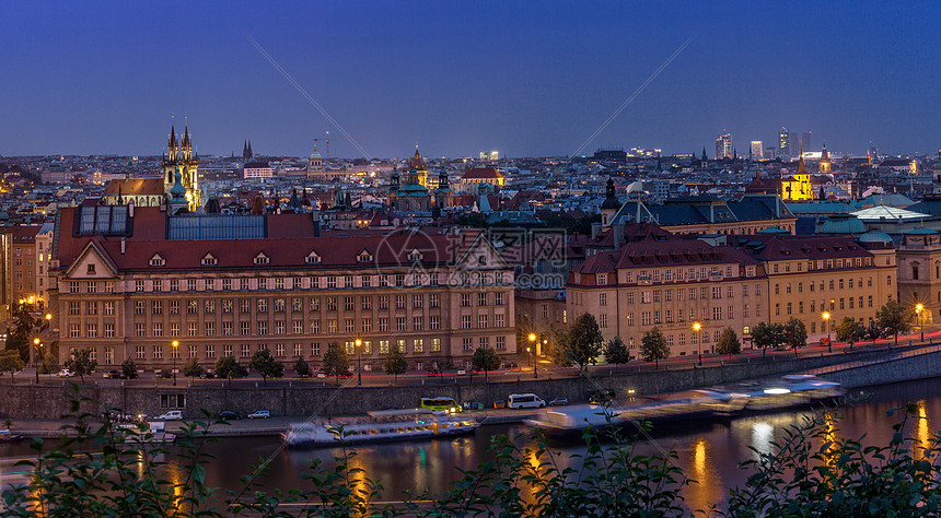 捷克布拉格夜景全景图图片