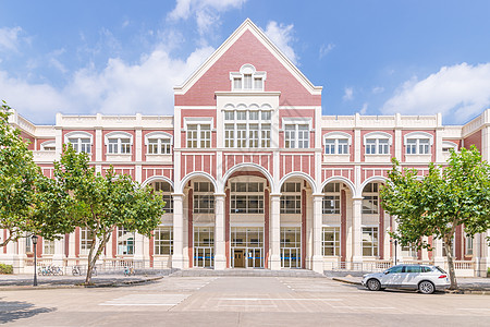 学校上海外国语大学教学楼背景