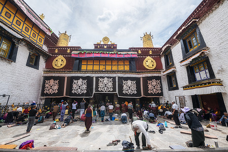 拉萨大昭寺5A景区拥挤高清图片