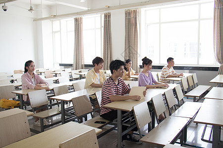 赛跑男生女生男生女生教室上课学习背景