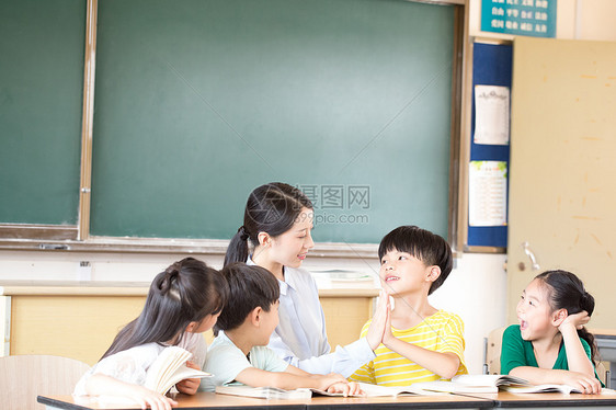 小学生师生教育