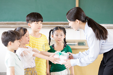 学生教师节送礼高清图片