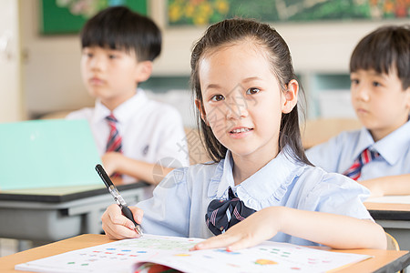 学习的孩子小学生课堂背景