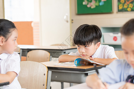 小学生课堂背景