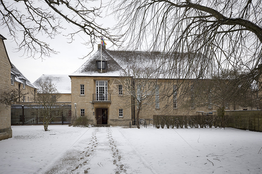 英国牛津大学雪景图片