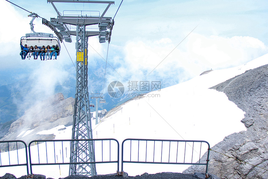 铁力士雪山缆车图片