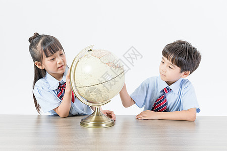 儿童学习地球仪背景