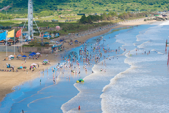 夏日海水浴场图片