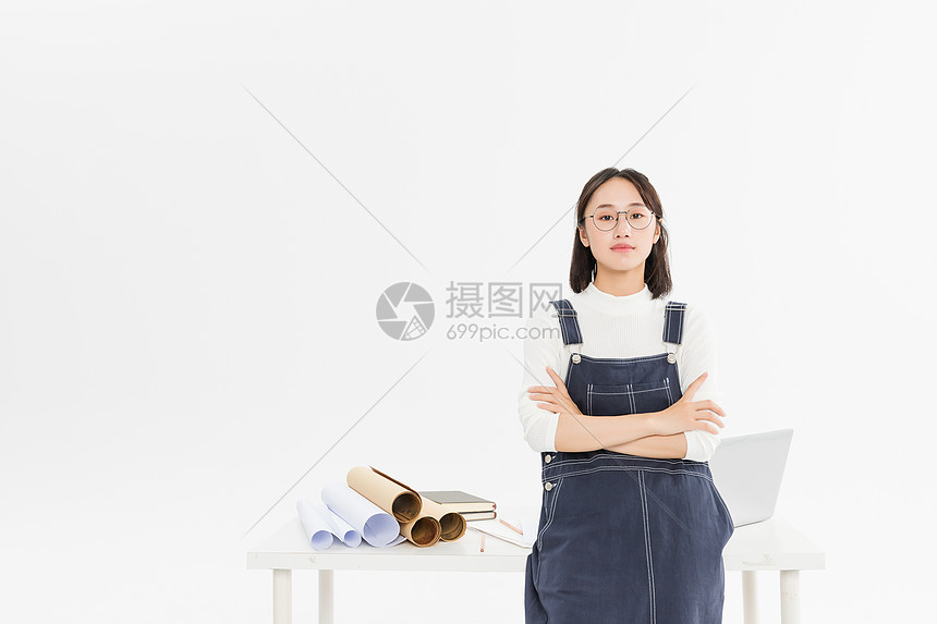 年轻女设计师图片