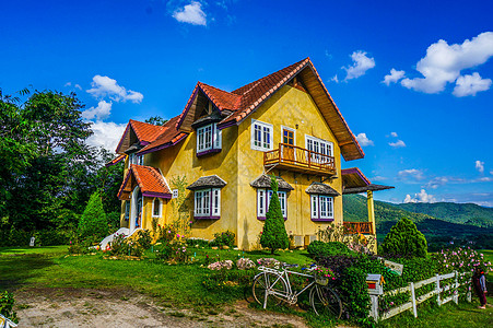 泰国拜县泰国清迈拜县PAI县黄色小屋背景