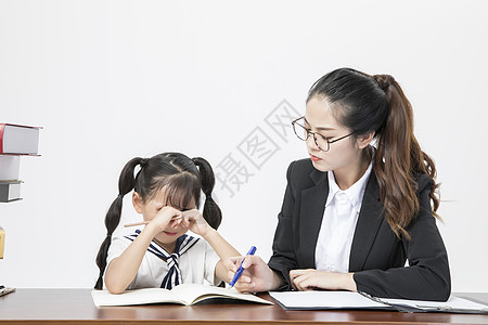 女教师和学生图片