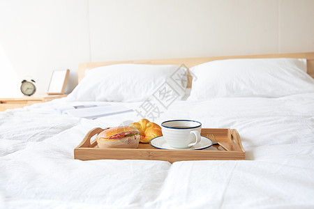 家居卧室早餐图片