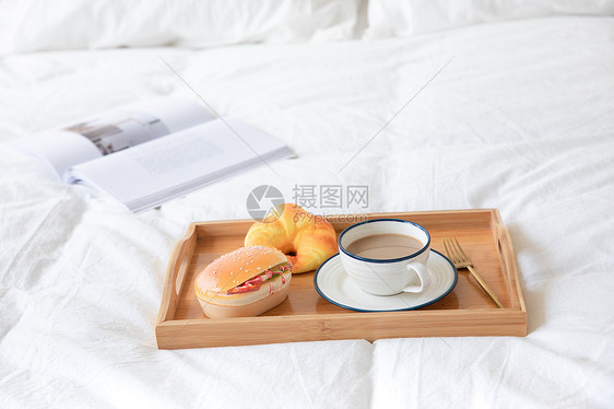家居卧室早餐图片