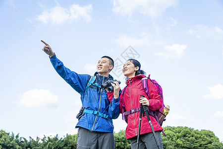 勇往直前情侣徒步旅行背景