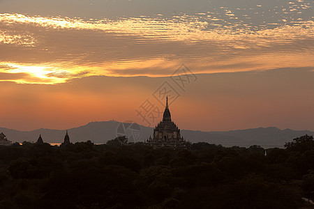 柬埔寨金边王宫的黄昏图片