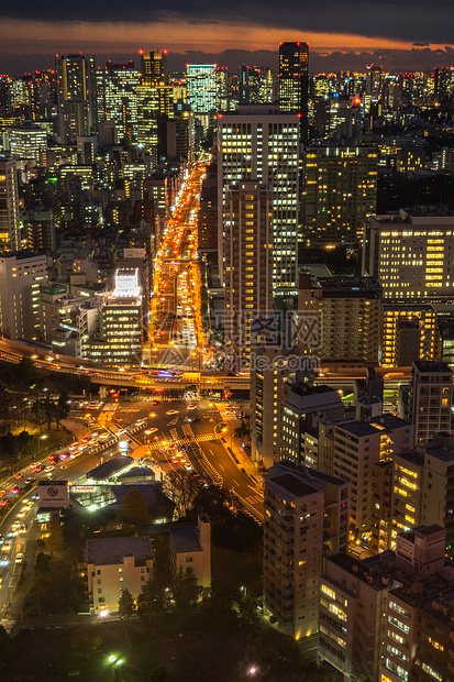 日本东京铁塔俯瞰东京四周图片