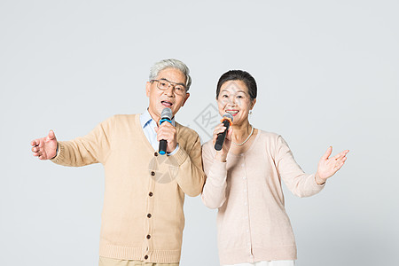 老年女性幸福的老年夫妻唱歌背景