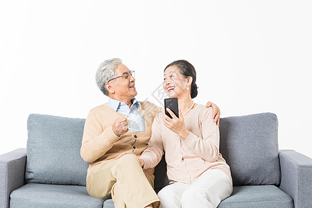 男性健康老年夫妻看手机背景