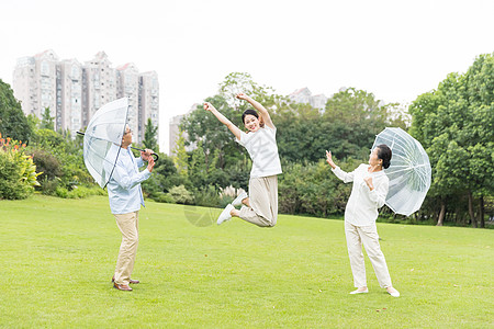 男性幸福的一家人背景