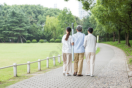 幸福一家人公园散步图片