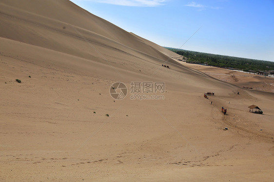 敦煌鸣沙山月牙泉图片