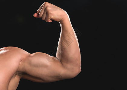 两脚传球打穿防线！素巴猜第15分钟捅射破门，海港0