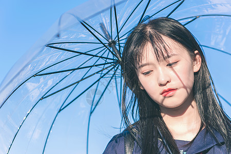 雨伞美女清新美女在天台背景