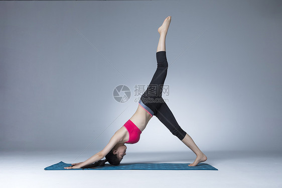 瑜伽健身女性图片
